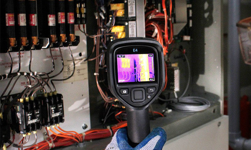 L’IMPORTANZA DELLA TERMOGRAFIA NELLE MANUTENZIONI ELETTRICHE SIA SU IMPIANTI ELETTRICI CHE FOTOVOLTAICI